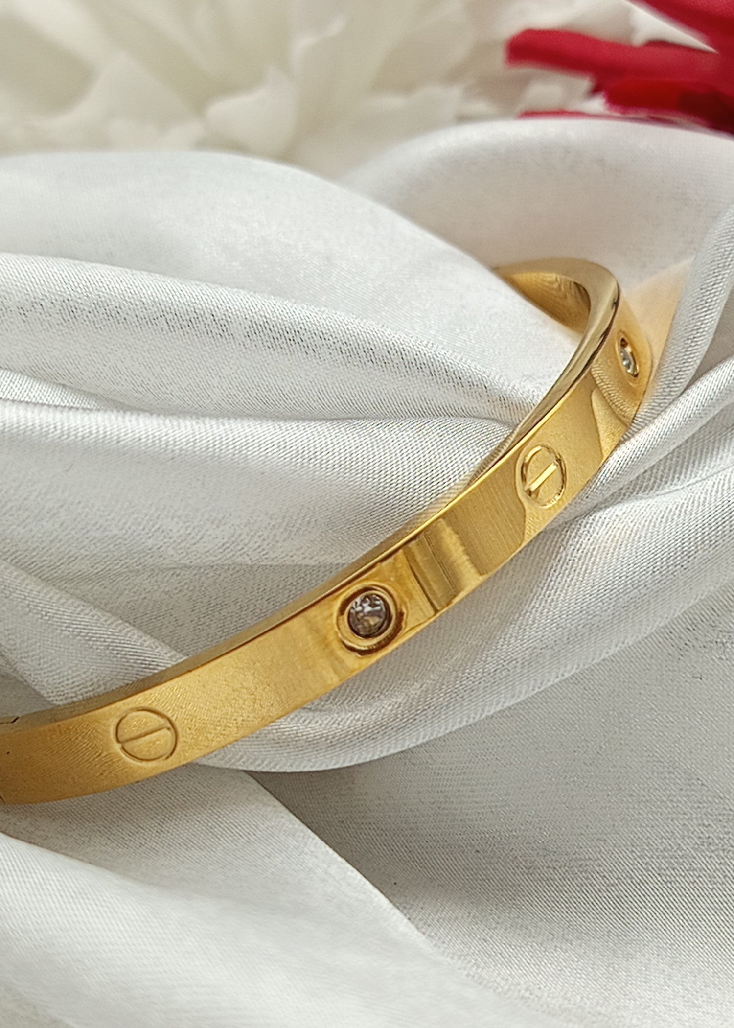 Luxury Screw Motif Gold Bracelet